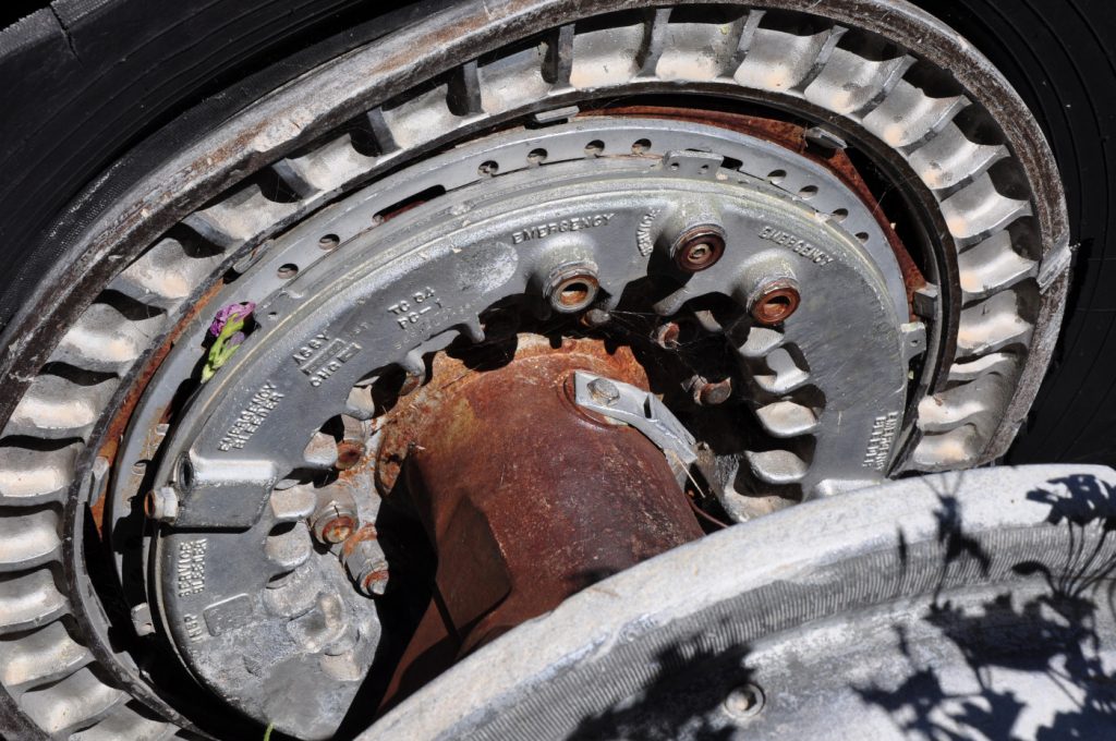 Carrello di un aereo indiano allo Chalet des Bossons, foto SA