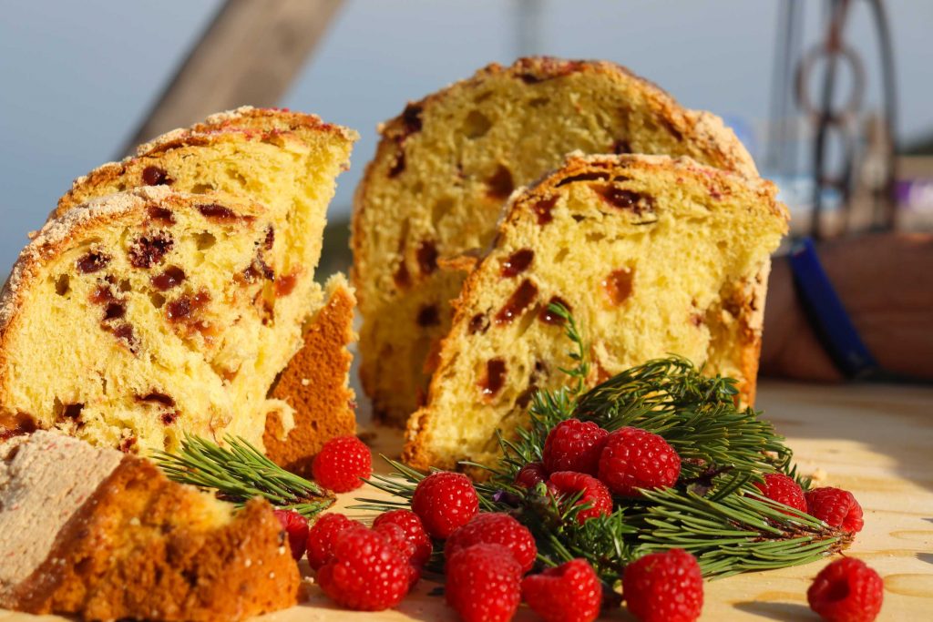 Il panettone del Rifugio La Roda. Foto via FB