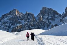 Photo of Cinque itinerari con le ciaspole per vivere la magia delle Dolomiti in inverno