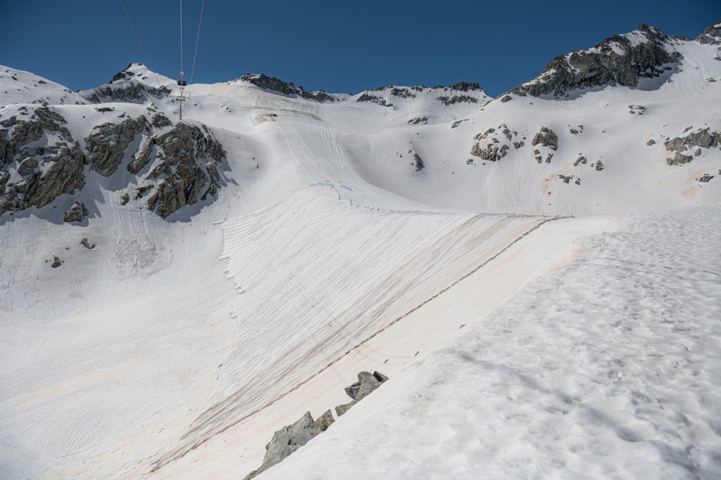 Il ghiacciaio Presena con la sua coperta - Foto FB Pontedilegno-Tonale