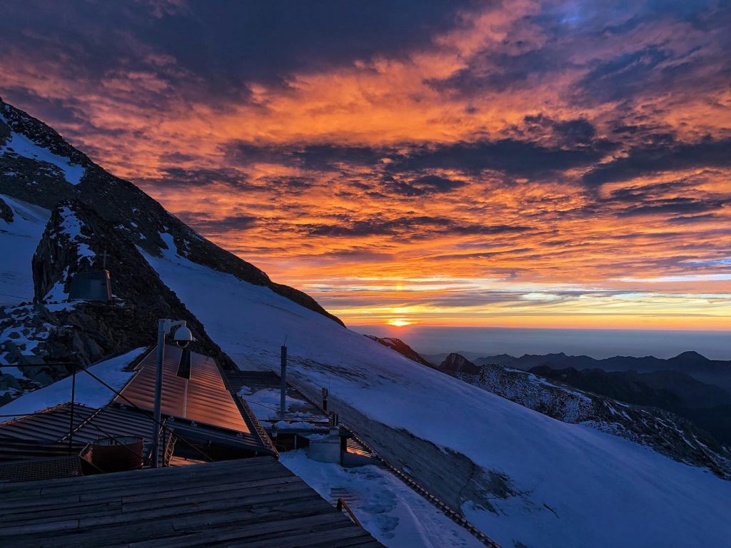 Capanna Gnifetti - Foto FB Rifugi Monterosa