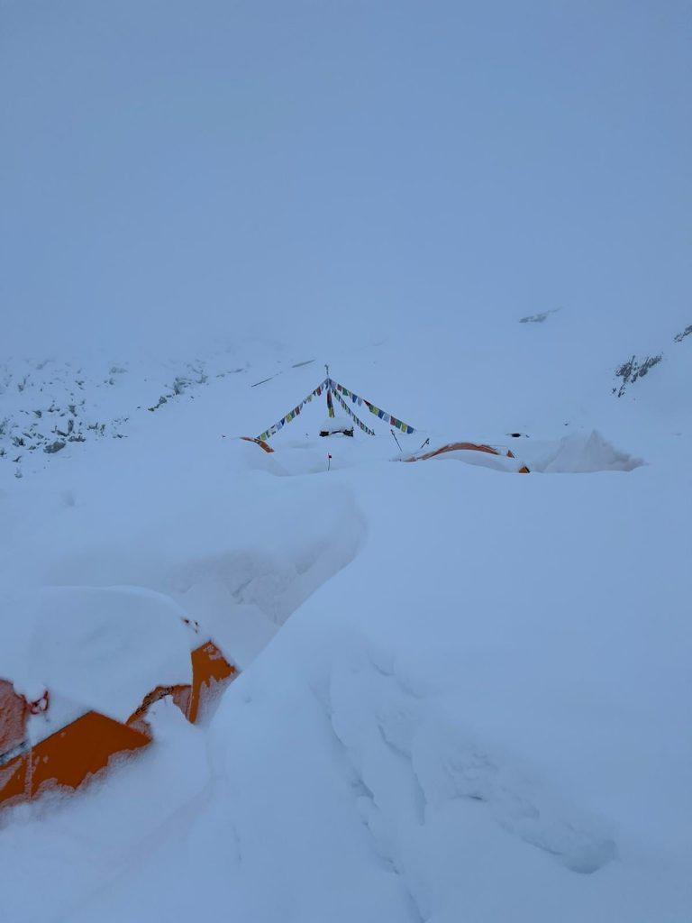 Campo base Manaslu. Foto via Simone Moro
