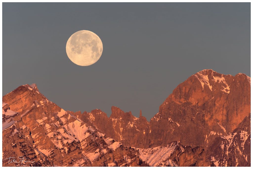 Luna del lupo sulla Gusela del Vescovà - Foto FB Tita Lorenza Fain