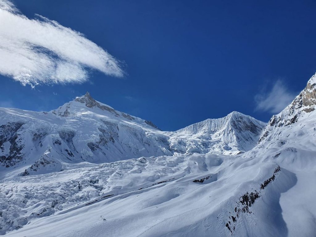 Manaslu, foto via Txikon