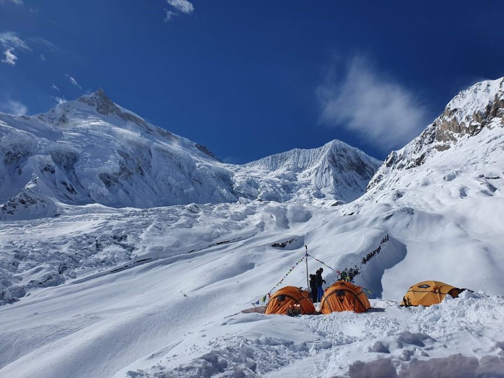 Manaslu, foto via Txikon