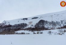 Photo of Monti Sibillini, scivola per 100 metri sul pendio innevato e perde la vita