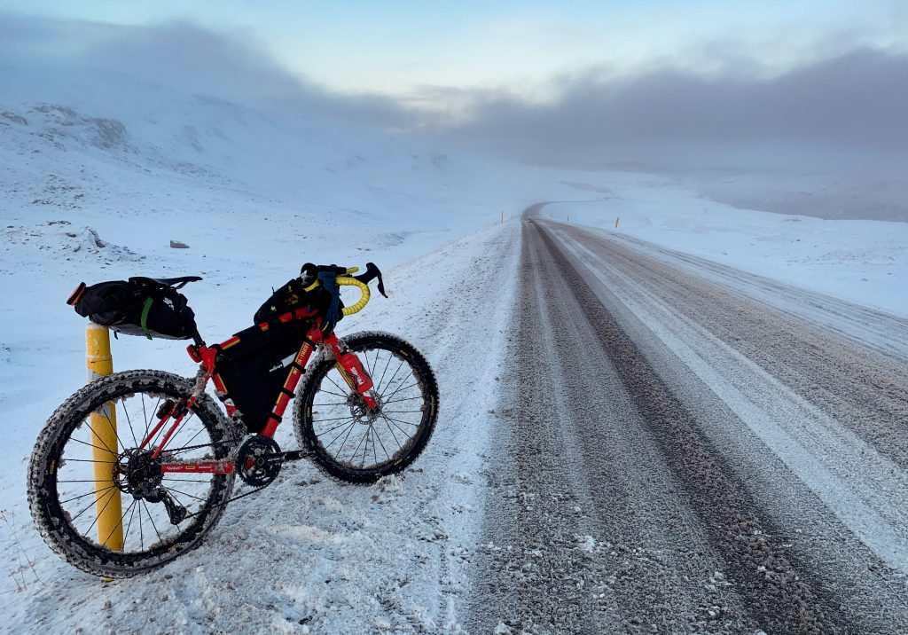 Omar in ambiente invernale. Foto archivio Omar Di Felice