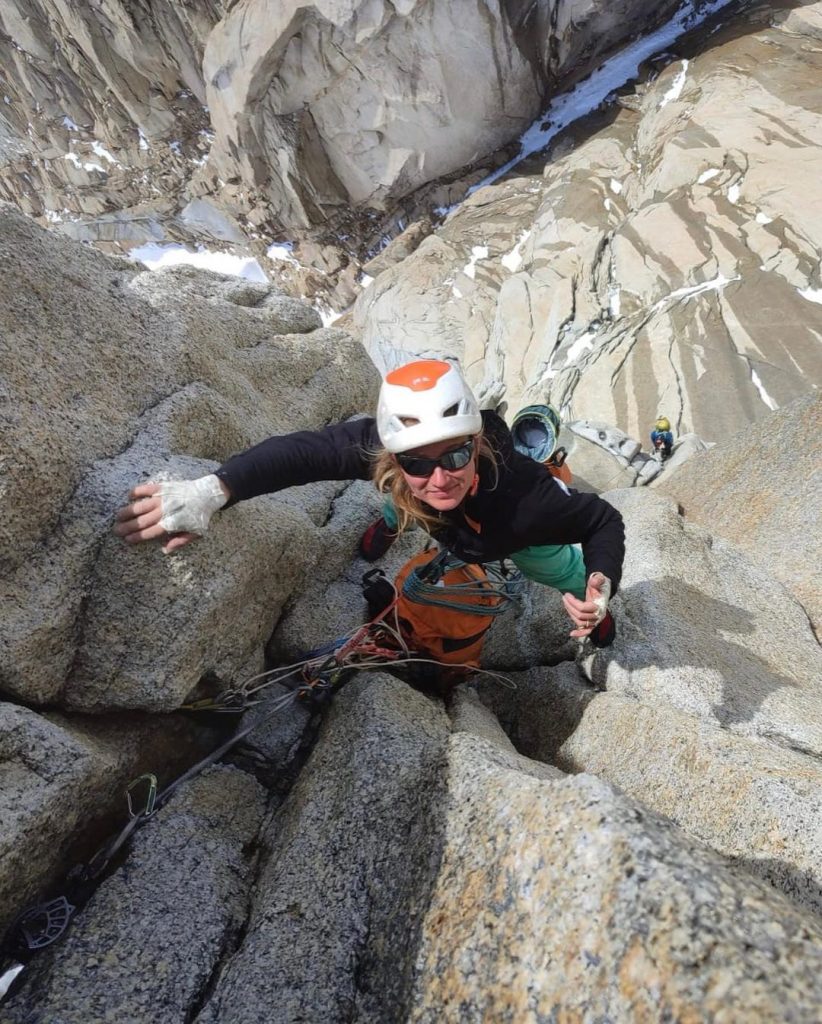 Un momento del concatenamento del coniugi Wright. Foto Instagram Priti Wright