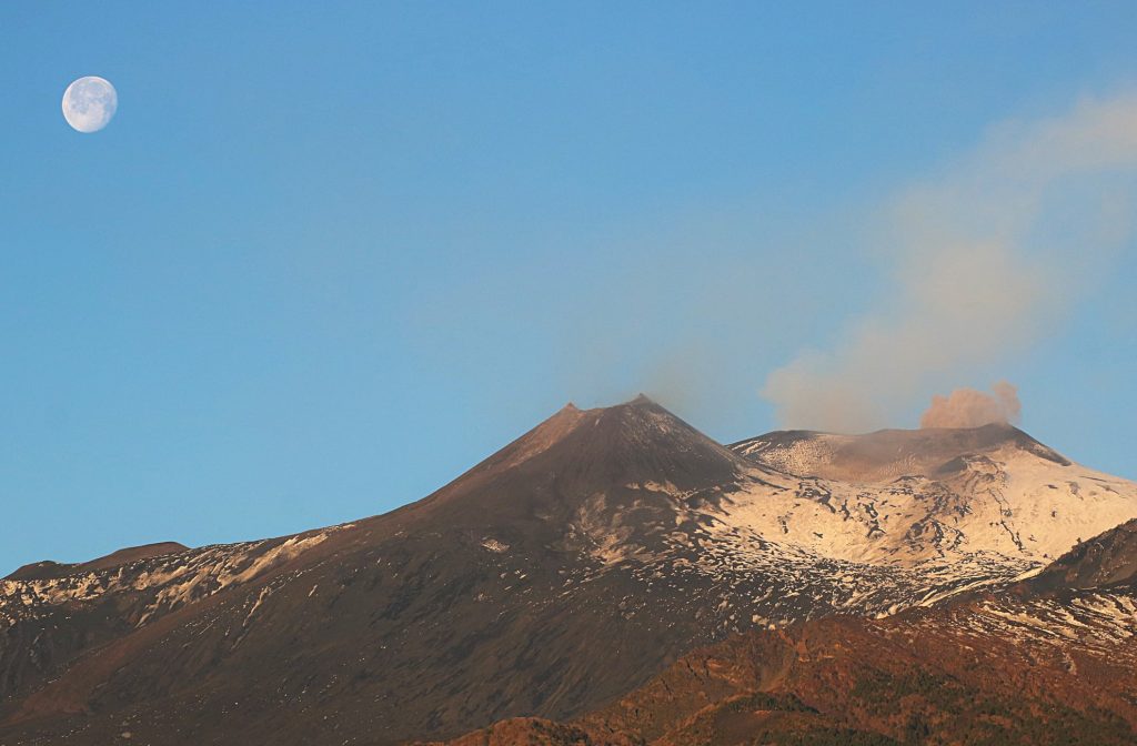 Luna in avvicinamento al cratere - Foto Piero Bertino
