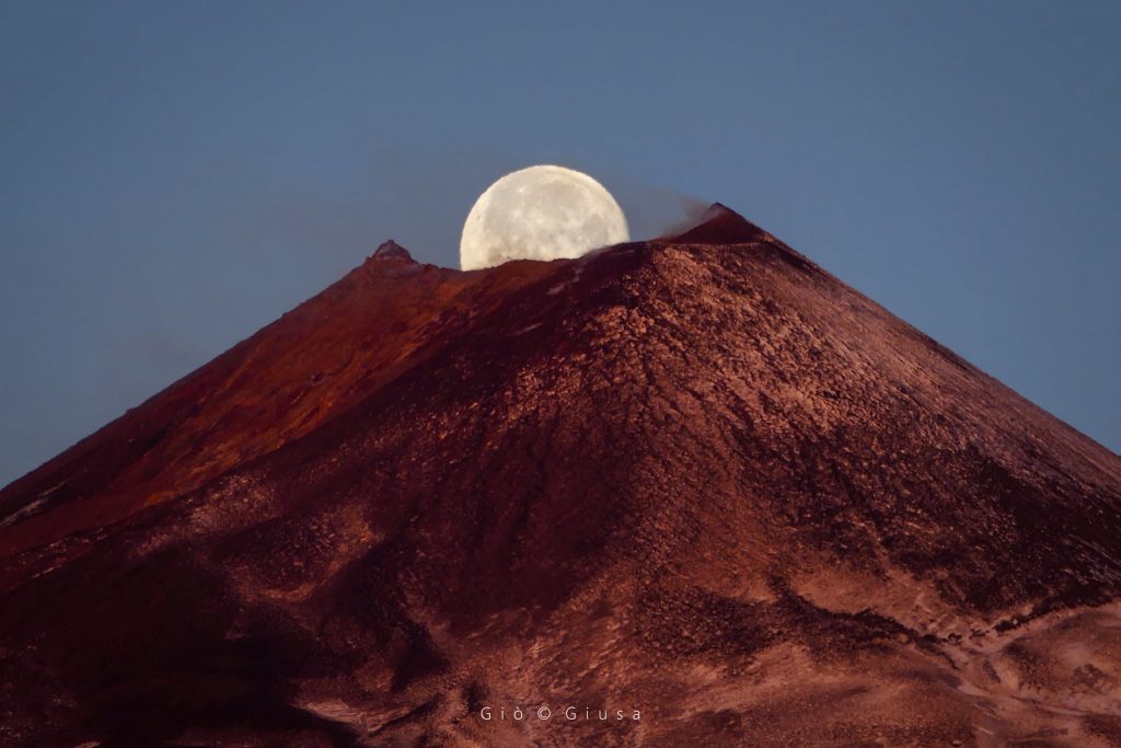 Luna che cade nel cratere - Foto Giò Giusa 