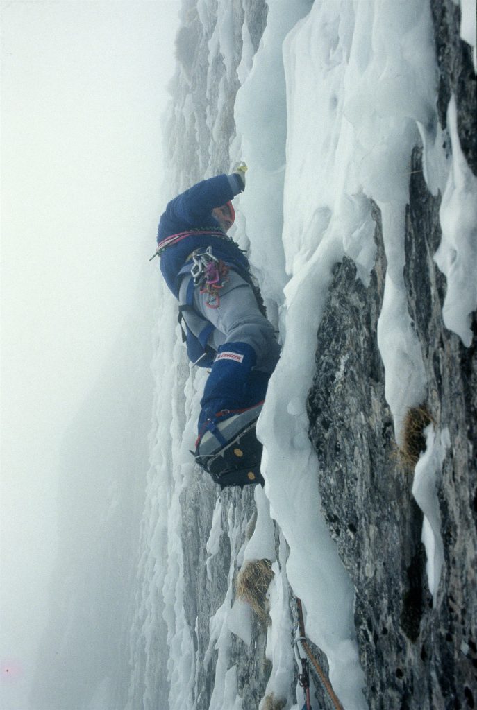 APUANE MONTE SUMBRA PARETE NORD (prima invernale). Foto archivio Calcagno