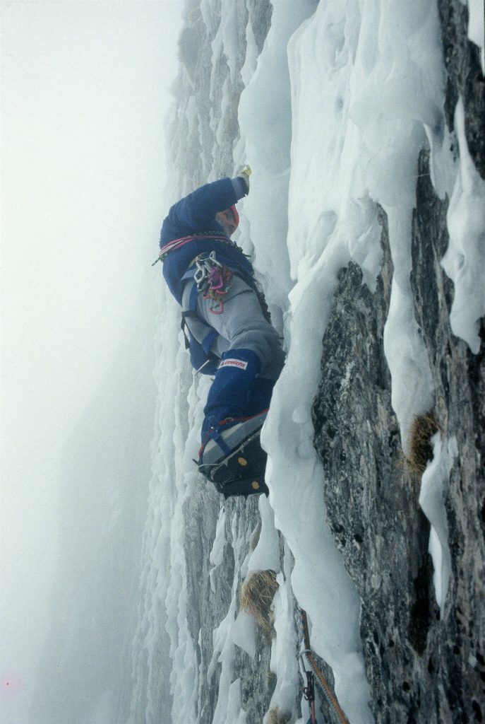 APUANE MONTE SUMBRA PARETE NORD (prima invernale). Foto archivio Calcagno 