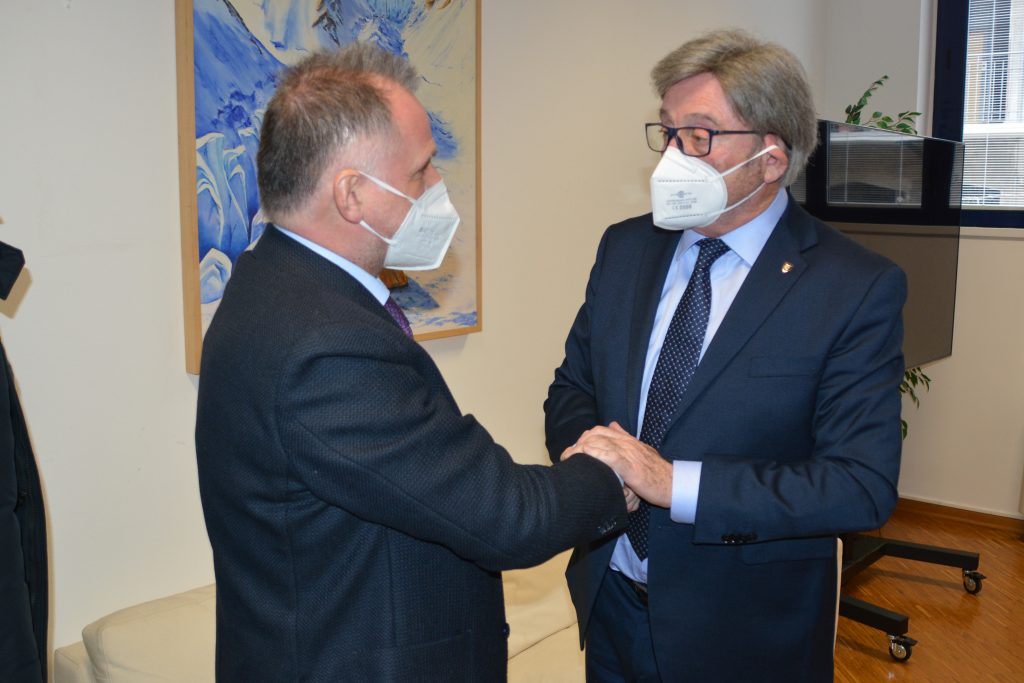 Vincenzo Torti e il Ministro Garavaglia - Foto Club Alpino Italiano