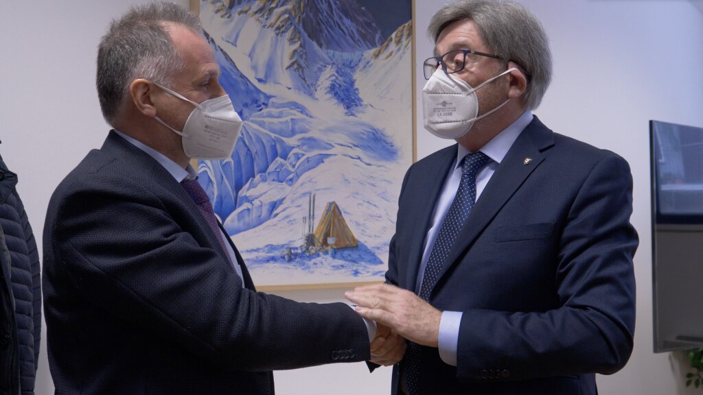 Vincenzo Torti e il Ministro Garavaglia - Foto Club Alpino Italiano