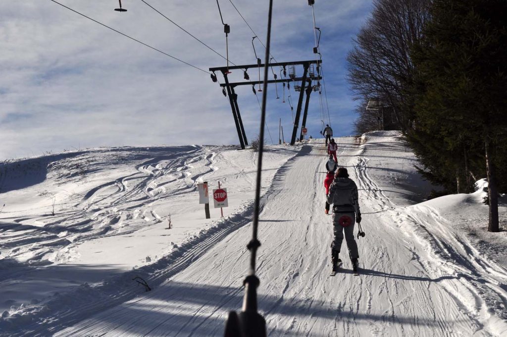 Uno skilift a Schia (Appennino parmense)