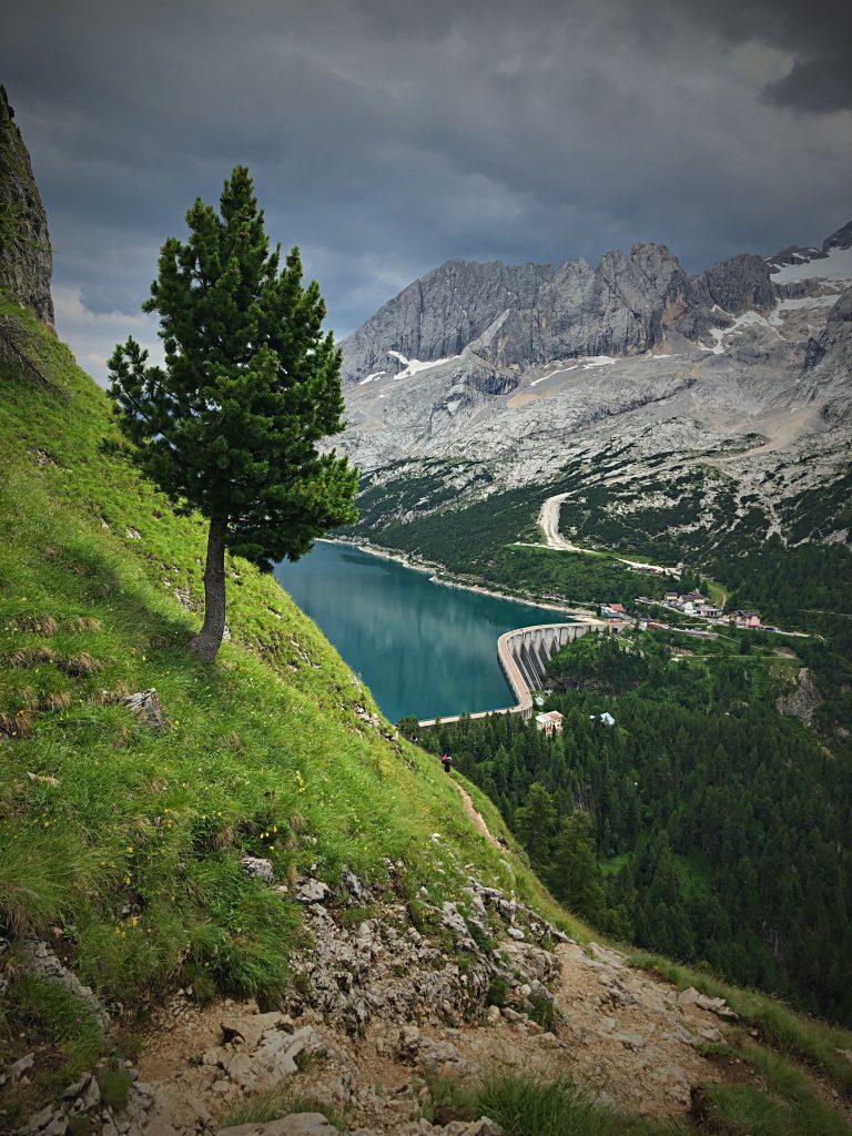 Lago di Fedaia - Foto Unsplash @Enrico Razzaboni