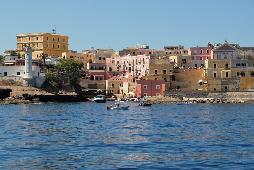 Ventotene (LT) - Foto Wikimedia Commons @IslandVita