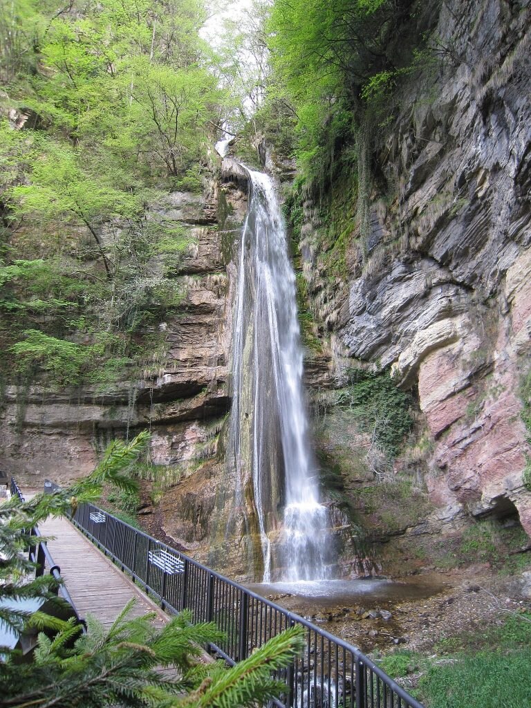 Cascata di Salino - Foto Wikimedia Commons @Laky1970
