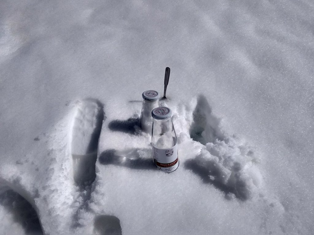 Campionamenti di neve - Foto FB @CleanAlp