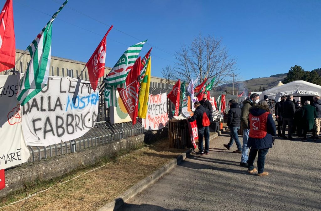 Proteste contro la chiusura dell’Ortofrutticola Mugello. Foto Facebook Partito Democratico Marradi