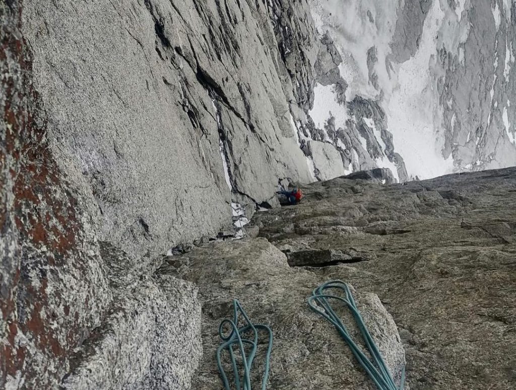 Durante la prima libera della Voie des Guides. Foto Instagram Tom Livingstone