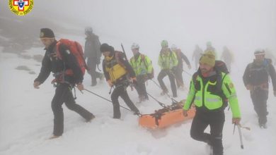 Photo of Il maltempo impedisce soccorso in elicottero, alpinista muore sul Monte Giovo