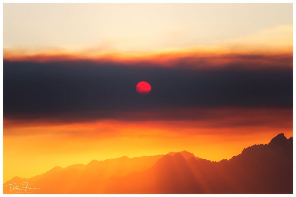 Tramonto e nubi di cenere - Foto Tita Lorenza Fain