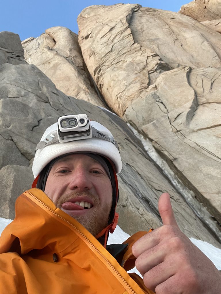 Durante la solitaria alla Torre Egger. Foto Quentin Roberts