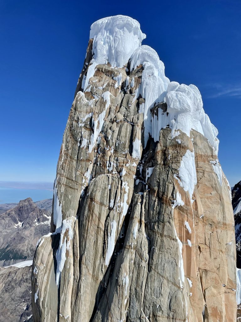 Durante la solitaria alla Torre Egger. Foto Quentin Roberts
