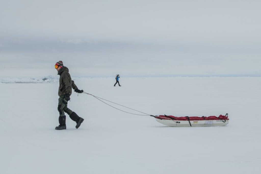 Misurazioni dello spessore dei ghiacci - Credit Esther Horvath