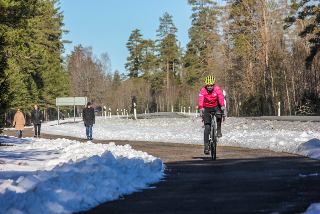 Paola Gianotti durante la pedalata da Stoccolma a Milano. Foto archivio Paola Gianotti
