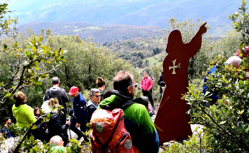 Sentiero di Dante, la statua di Jacques de Molay