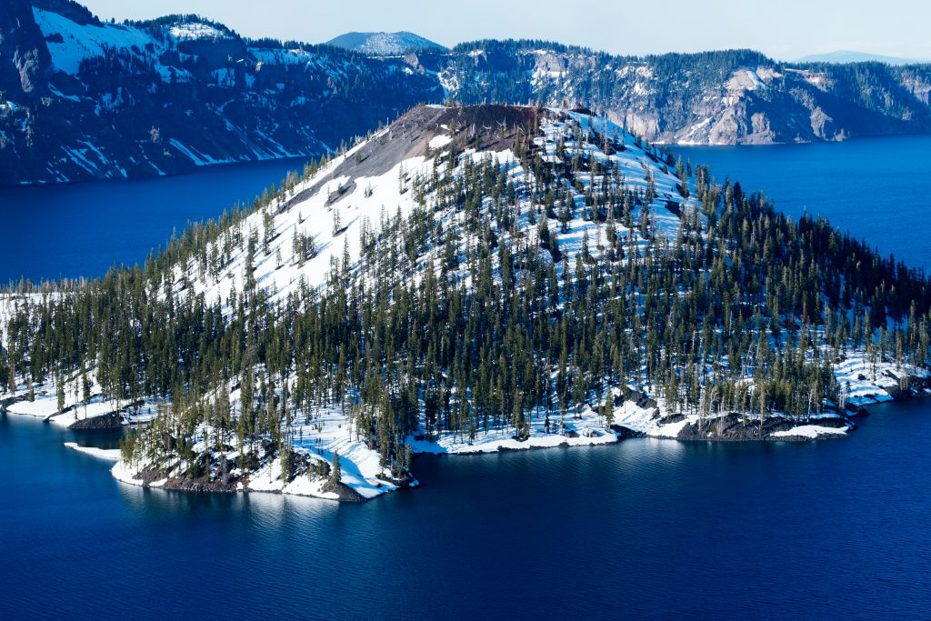 Wizard Island, Crater Lake - Foto Unsplash @Yuval Levy