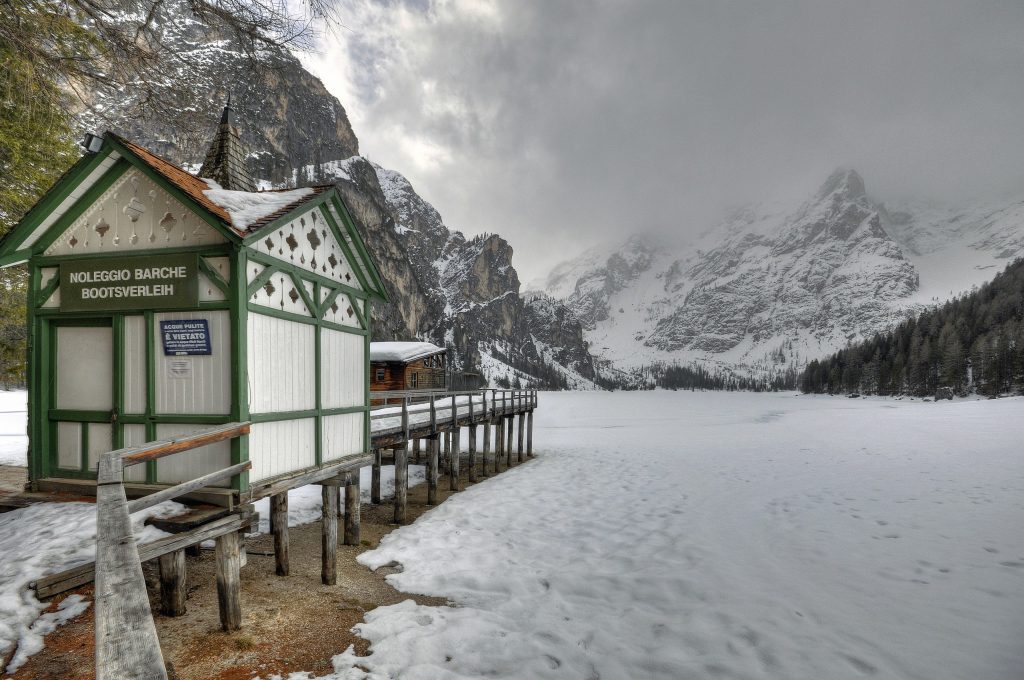 Braies in inverno - Foto Wikimedia Commons @Giorgio Galeotti