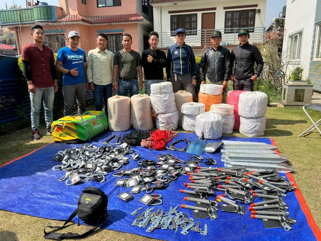 Preparativi tra corde e ossigeno dell