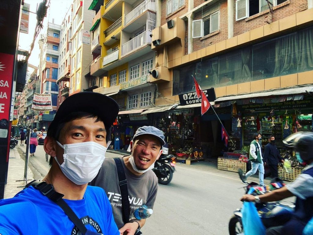 Takeshi Tani e Toshiyuki Yamada a Kathmandu. Foto Toshiyuki Yamada via IG