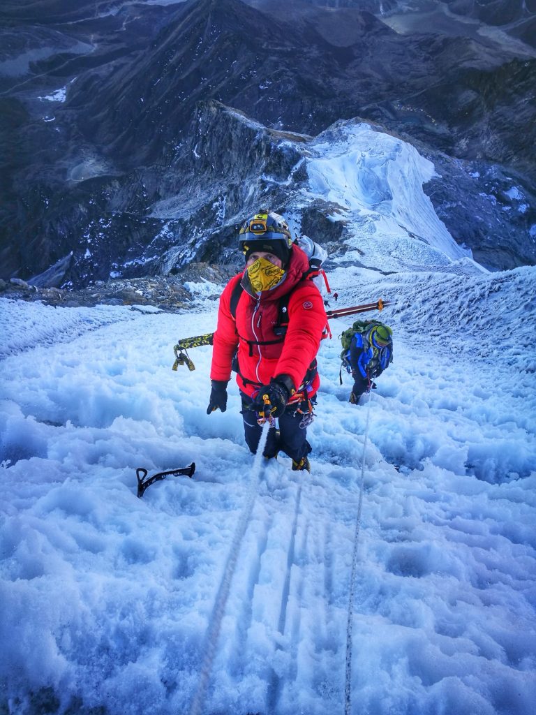 Lanfri e Montanari in acclimatamento sul Lobuche est. Foto Lanfri 