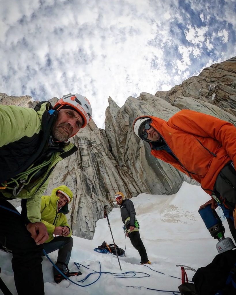 Durante i soccorsi sul Cerro Torre. Foto Facebook Thomas Huber