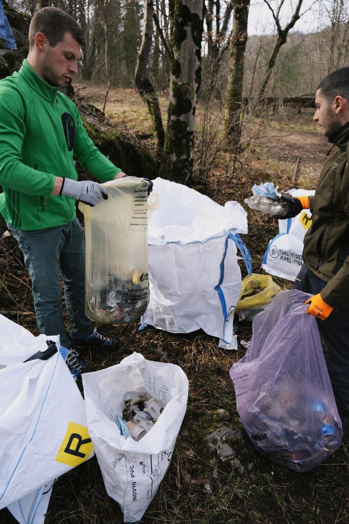 Climb and Clean 2022 - Valganna. Foto Riccardo Piana