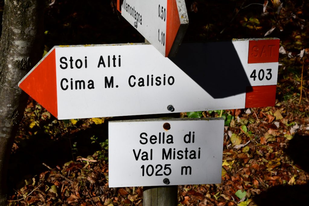 Cartelli sul Monte Calisio