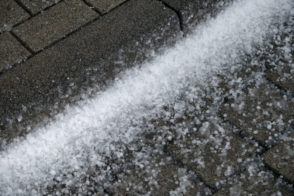 Graupel - Foto ANSA/ Henning Kaiser/dpa