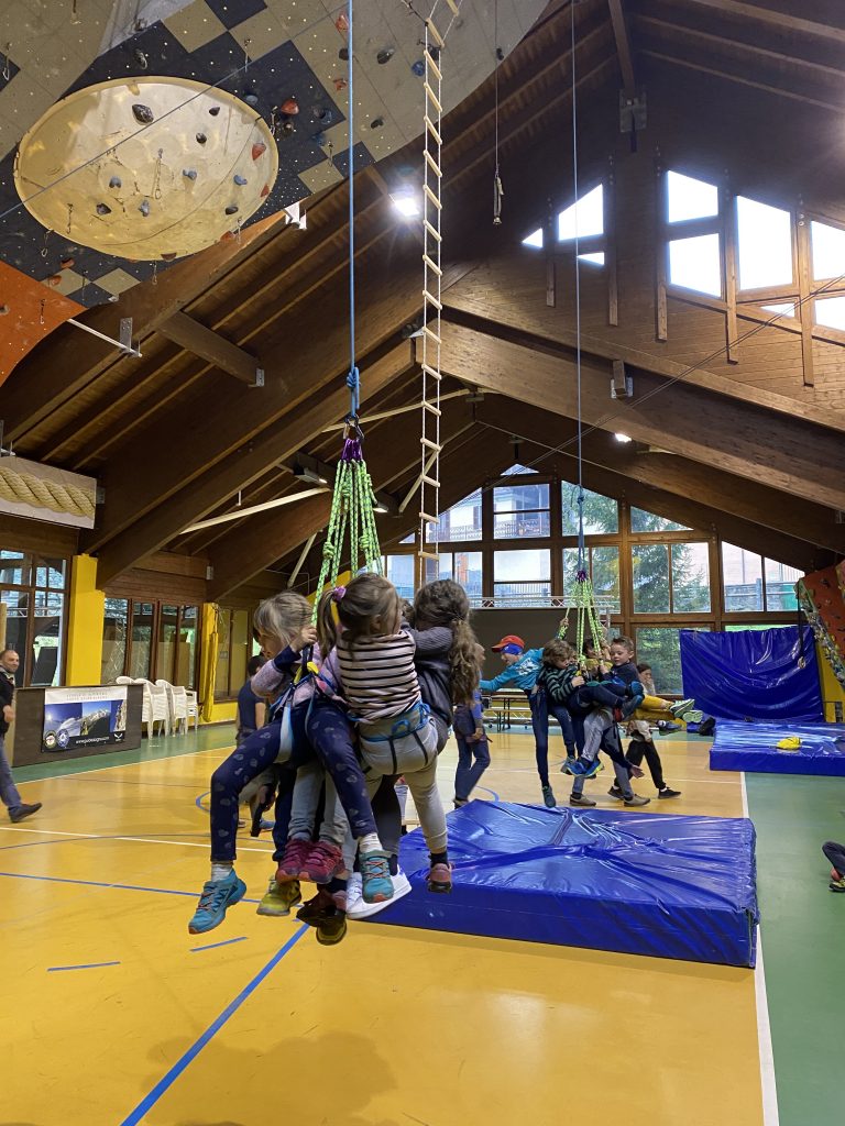 Piccole Guide Crescono, prima giornata di presentazione del programma ai "Pulcini" di Alagna. Foto Guide Alpine Alagna Valsesia