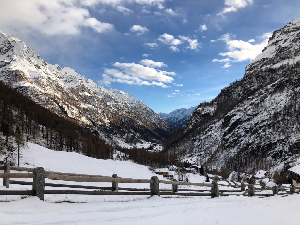 Gressoney - Foto Unsplash @Mirco Mion 