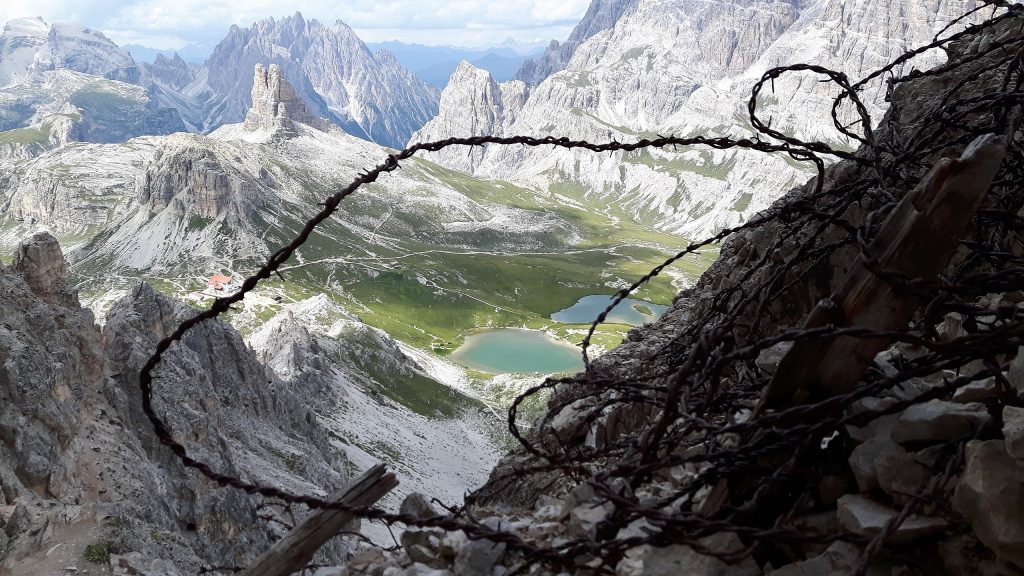 Resti della Grande Guerra sul Paterno - Foto Wikimedia Commons @Fabiozamzam