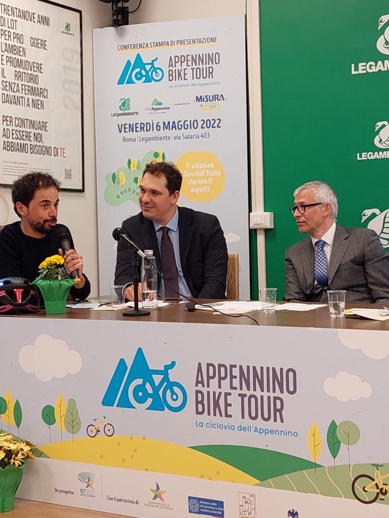 Presentazione V edizione con Omar Di Felice - Foto FB Appennino Bike Tour