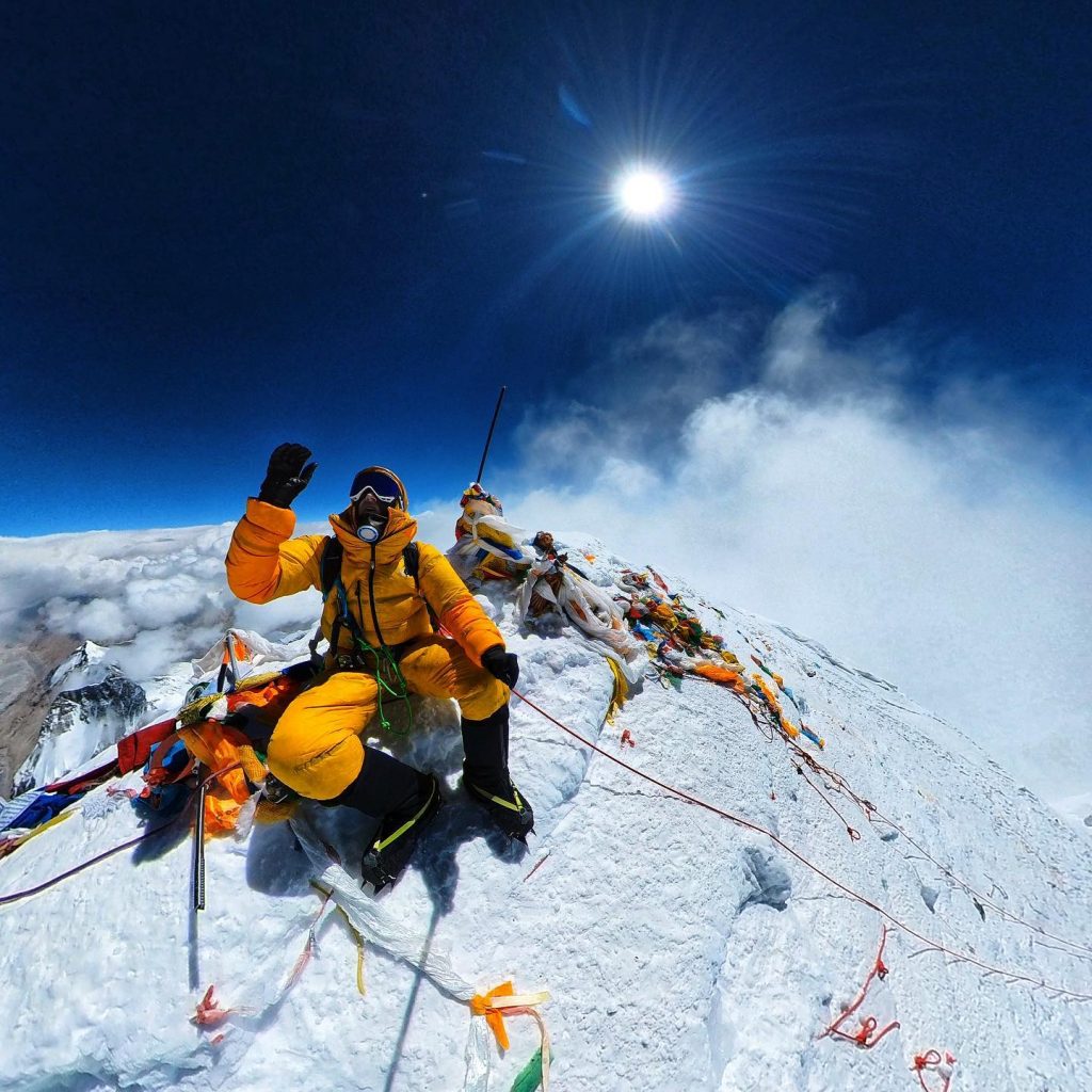 David Gottler in vetta all'Everest. Foto David Gottler. 