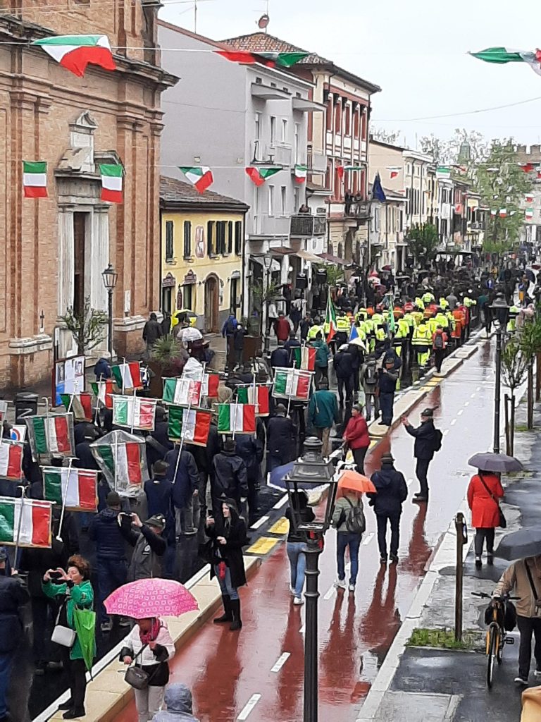 Adunata alpini di Rimini. Foto ANSA/GIANLUCA ANGELINI