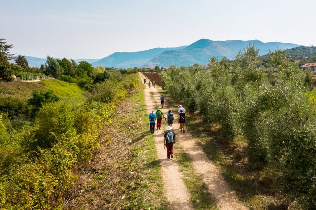 Guida La Via Francigena nel Sud - Terre di mezzo Editore - Lazio, tra Sezze e Priverno - Foto Archivio In Itinere aps