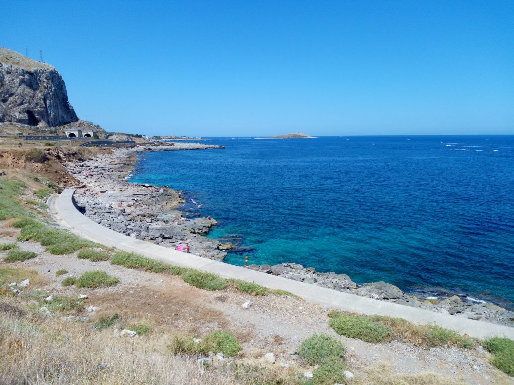 Il periplo della Sicilia in bici - Vista su Isola delle Femmine - Foto Giovanni Guarneri