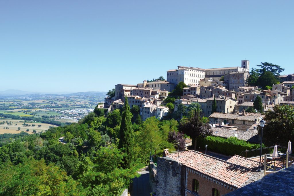 Italia coast to coast - Todi dal belvedere - Foto Simone Frignani